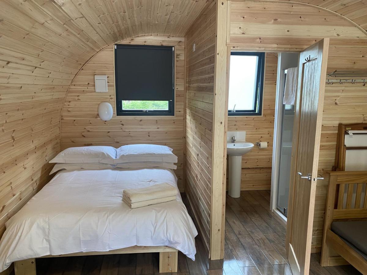 Disney Pod 7 Pet Free Villa Neath Esterno foto